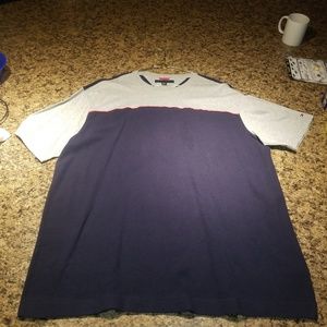 💎 Tommy Hilfiger tee shirt
